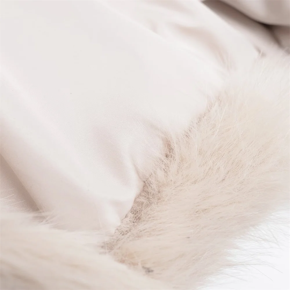 سترة قصيرة ذات تأثير فرو طية صدر السترة على الموضة للنساء في فصل الشتاء #6