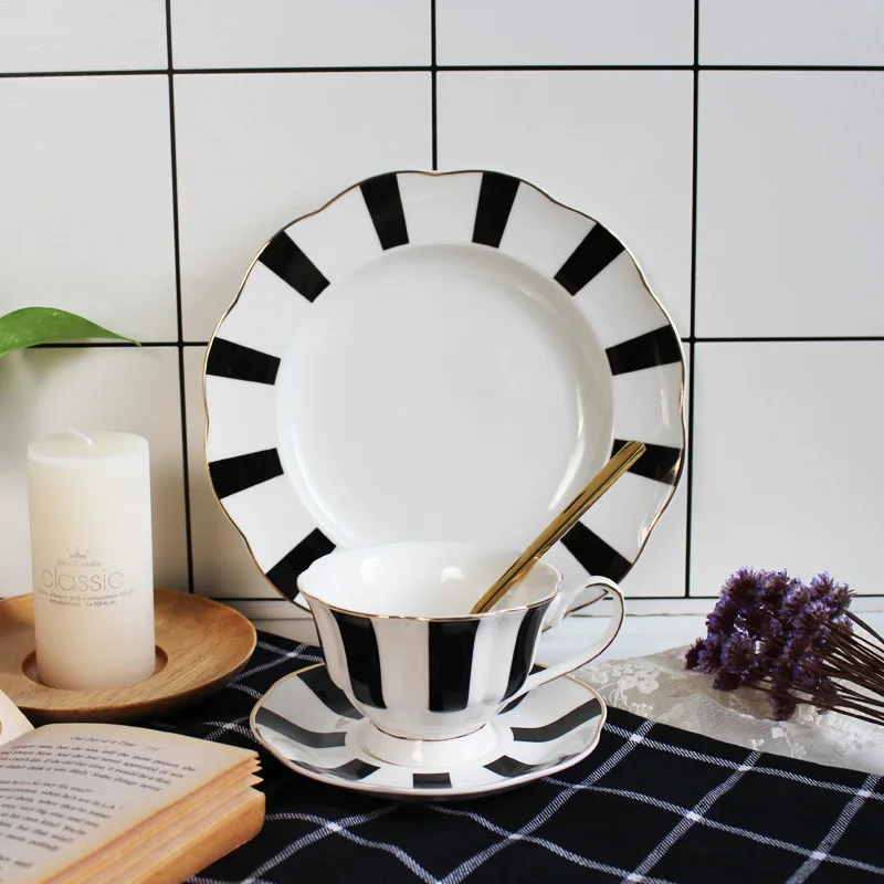 Black-and-white Hepburn Vintage Breakfast Plate Ceramic Striped Wave Dot Tableware Dinner Plates Dishes Serving