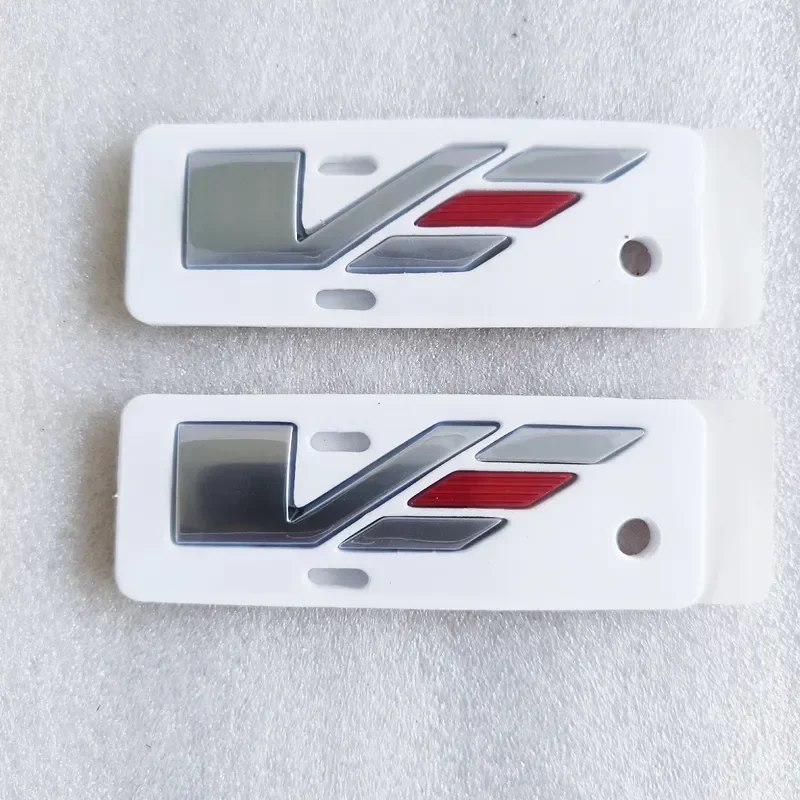 adesivo-per-bagagliaio-cadillac-emblema-laterale-per-tutti-i-modelli-con-retro-adesivo-applicazione-diretta-pezzo-singolo