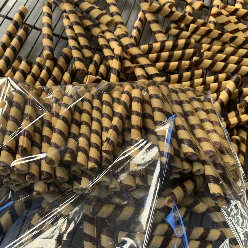 كيس شوكولاتة الذرة بلفافة البيض المقرمشة ، الكيك نفسه ، الآيس كريم ، إكسسوارات تزيين الوافل ، إكسسوارات عرض الكريمة ذاتية الصنع ، ألعاب الطعام