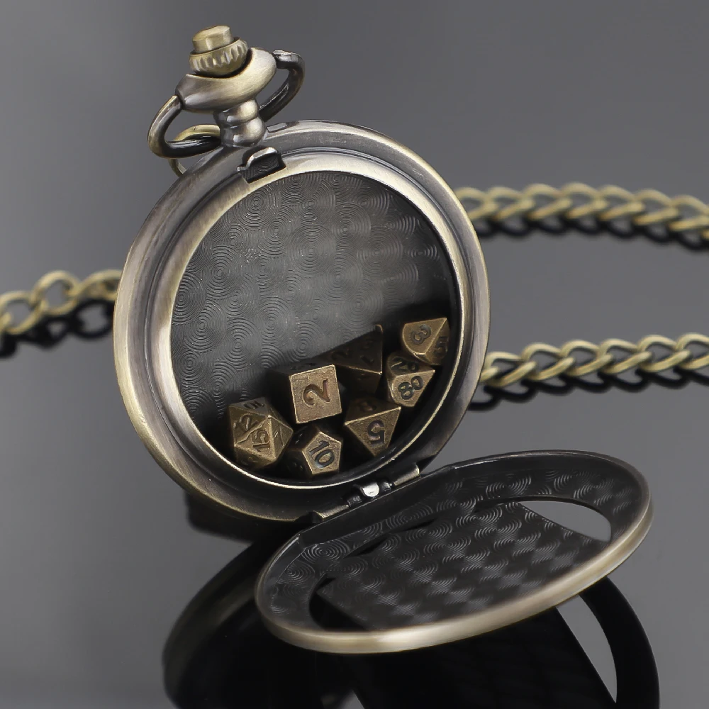 أنيمي هجوم على تيتان DND النرد مجموعة ساعات الجيب حالات مع 39 سنتيمتر سلسلة ساعة جوفاء والعتاد ساعة جيب DND النرد الهدايا مجلس لعبة