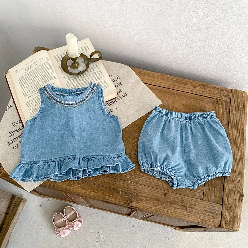 

2024 Summer Baby Girl Denim Clothes Set 0-3Years Fashion Kids Sleeveless O-Neck Embroidered Tops+Denim Bloomer Short 2PC Outfits