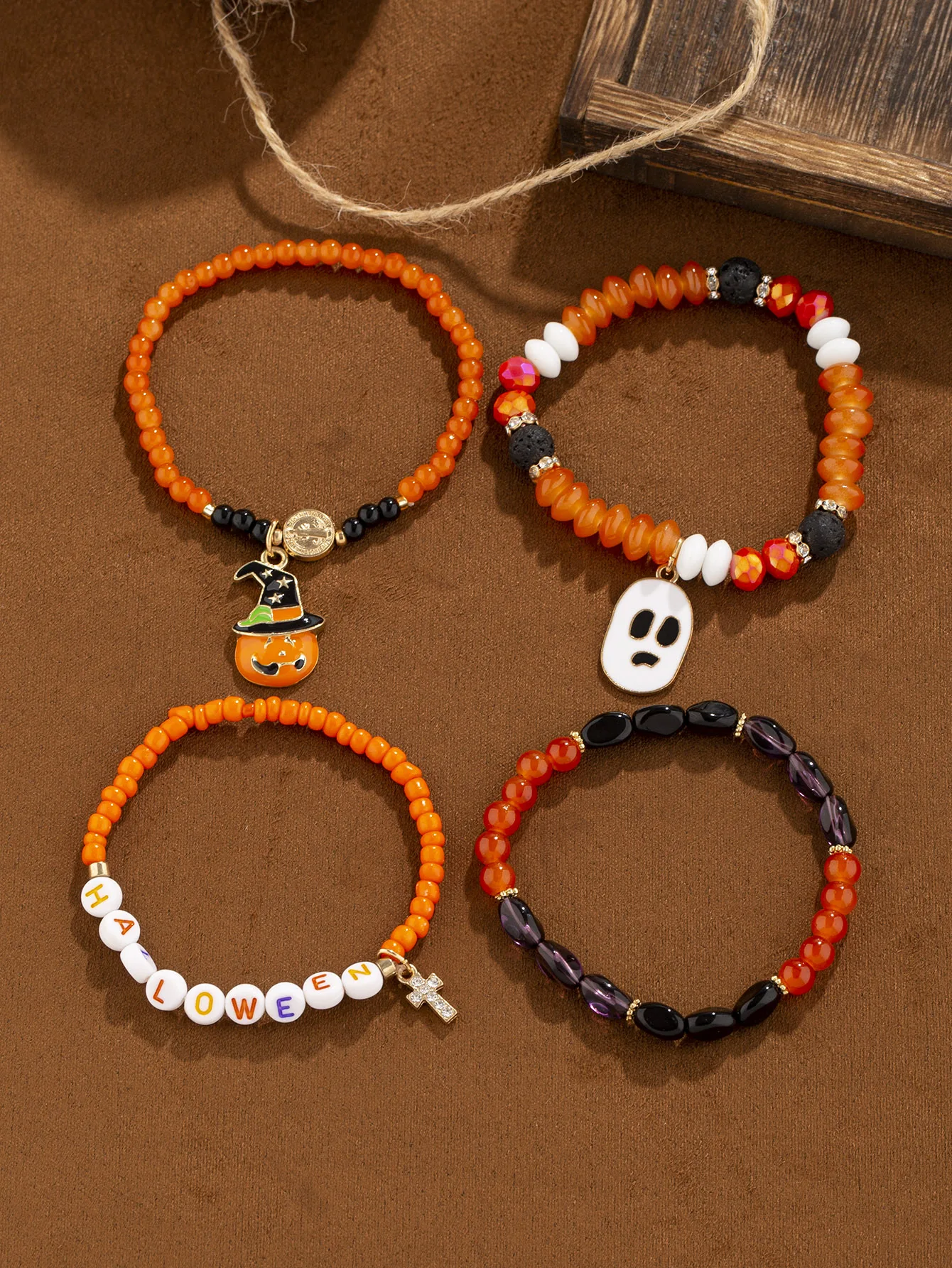 4 Halloween Themed Bracelet Alloy Jack-o '-lantern White Ghost Alloy Pendant Halloween Letter String Bracelet