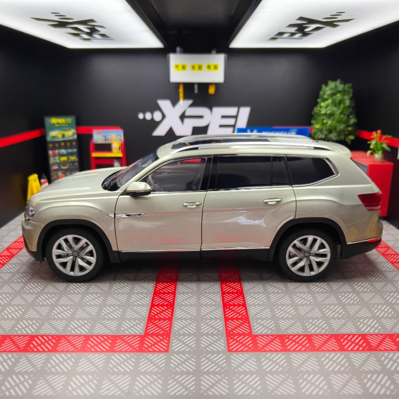 دييكاست 1:18 مقياس SAIC VW Teramont الجيل الأول المصنع الأصلي كامل باب السيارة سبيكة نموذج سيارة لعبة قابلة للجمع