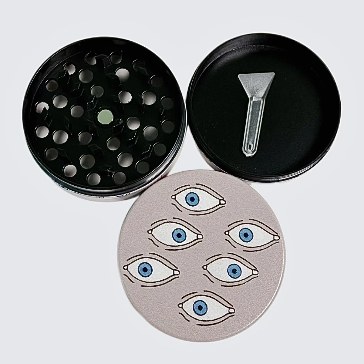 2 inch 5cm Blue Eye Pattern 4 Layer Zinc Alloy Herb Grinder Magnetic Closure Metal Manual Smoking Tool Tobacco Grinder Gift - view 6