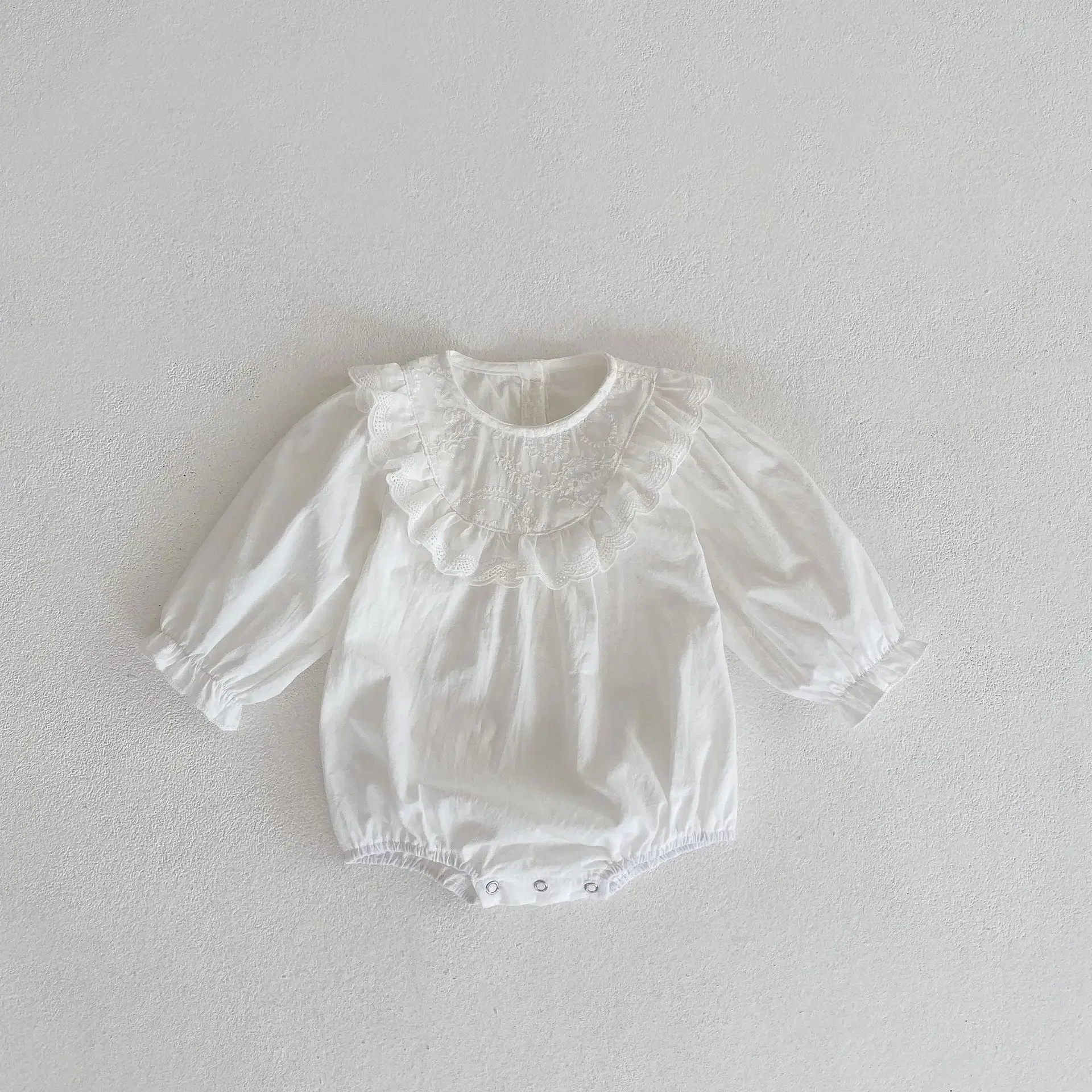 

2023 Autumn New Kids Clothing Baby Girls Loose Romper Solid Color Simple Lace O-neck Long Sleeve One-piece Fashion Cute Sweet