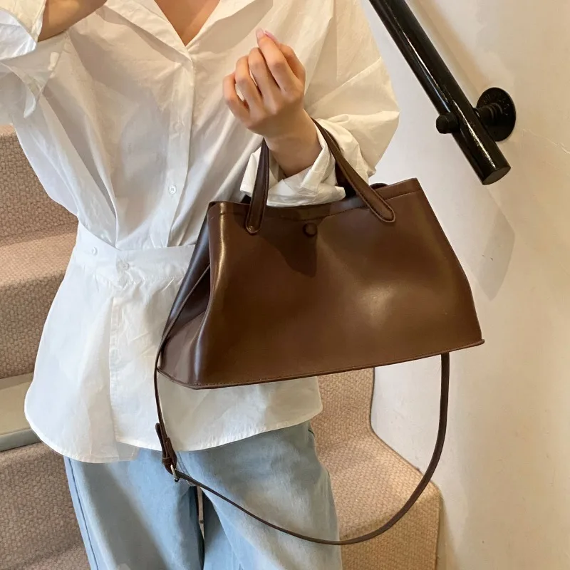 

2025 новые модные креативные индивидуальные сумки на плечо из искусственной кожи, однотонные супер крутые сумки через плечо с швейной нитью для женщин