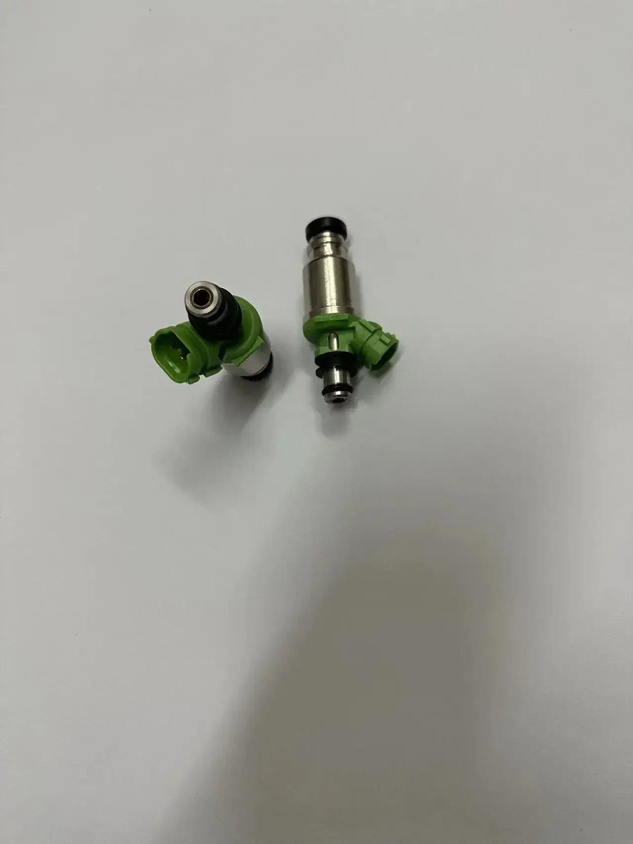 

23250-16170 fuel injector is suitable for 1996-2001 Toyota Corona 1.6L 4AFE 5A 7A 7AFE AE102