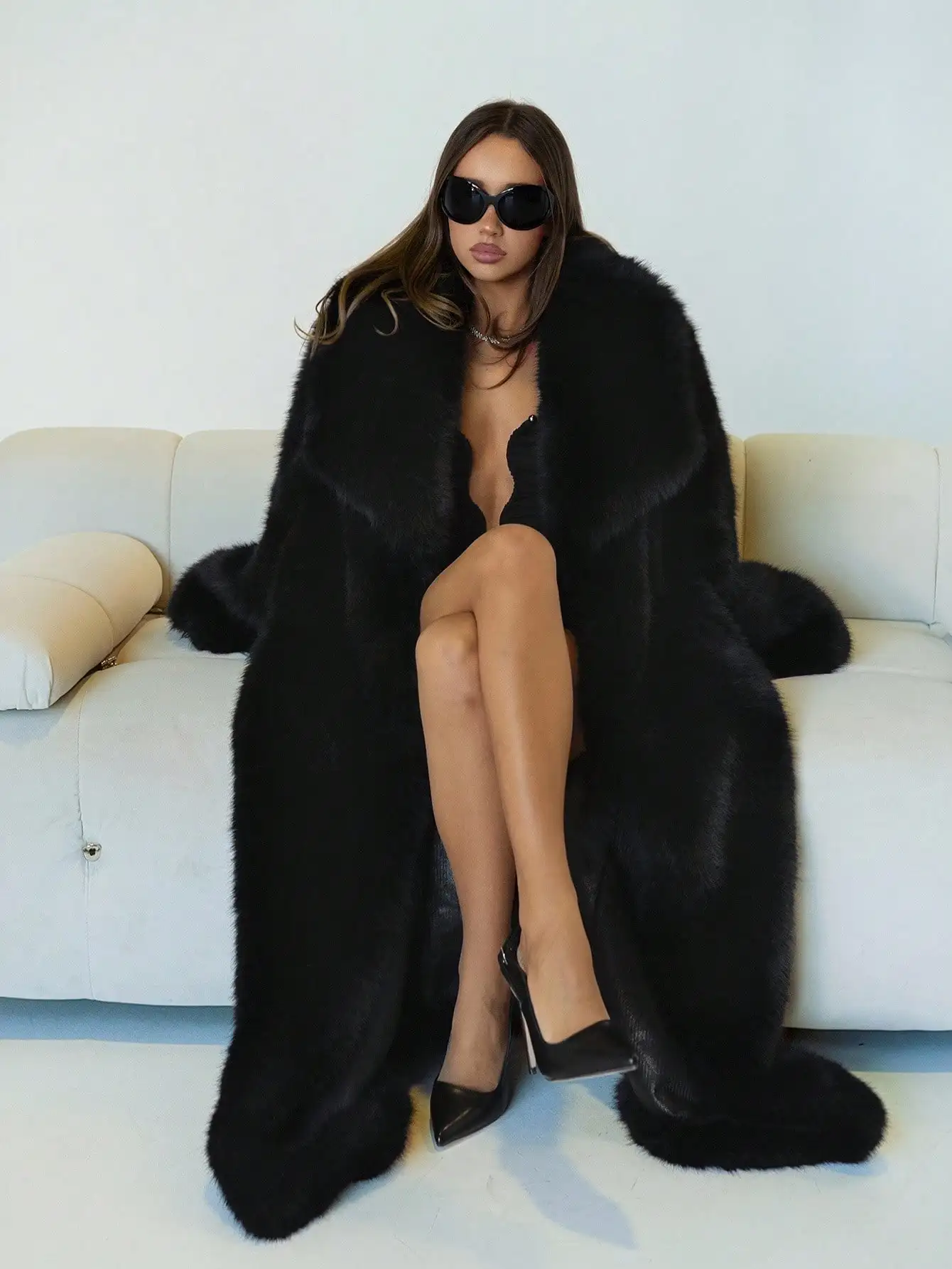 

Women's Black Faux Fur Long Coat with Wide Collar, Loose Fit Winter Outerwear