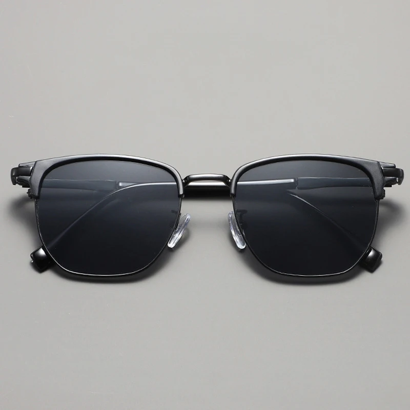 Neue Vintage Quadratische Sonnenbrille für Damen und Herren Marken-Metallrahmen Sonnenbrillen Weibliche Brillen Sonnenbrillen für Männer und Frauen