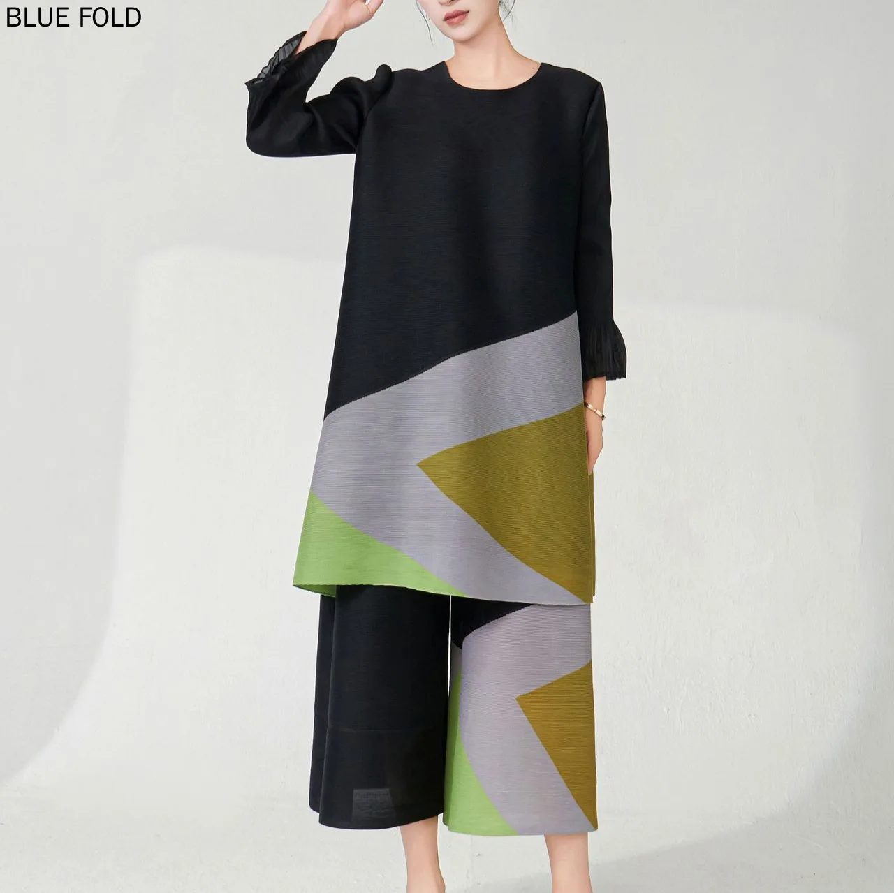 

Women's Miyake Suit Two-piece Senior Sense of Loose Large Size Wide-legged Pants Casual Clothes