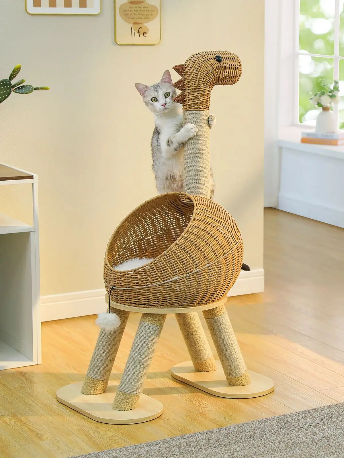 Dinosaurier-Kratzbaum-Turm mit Sisal-Kratzbaum, großer Rattan-Katzenschnitt für den Innenbereich, Korb-Katzenbett mit abnehmbarer Matte, Katzenspielzeug