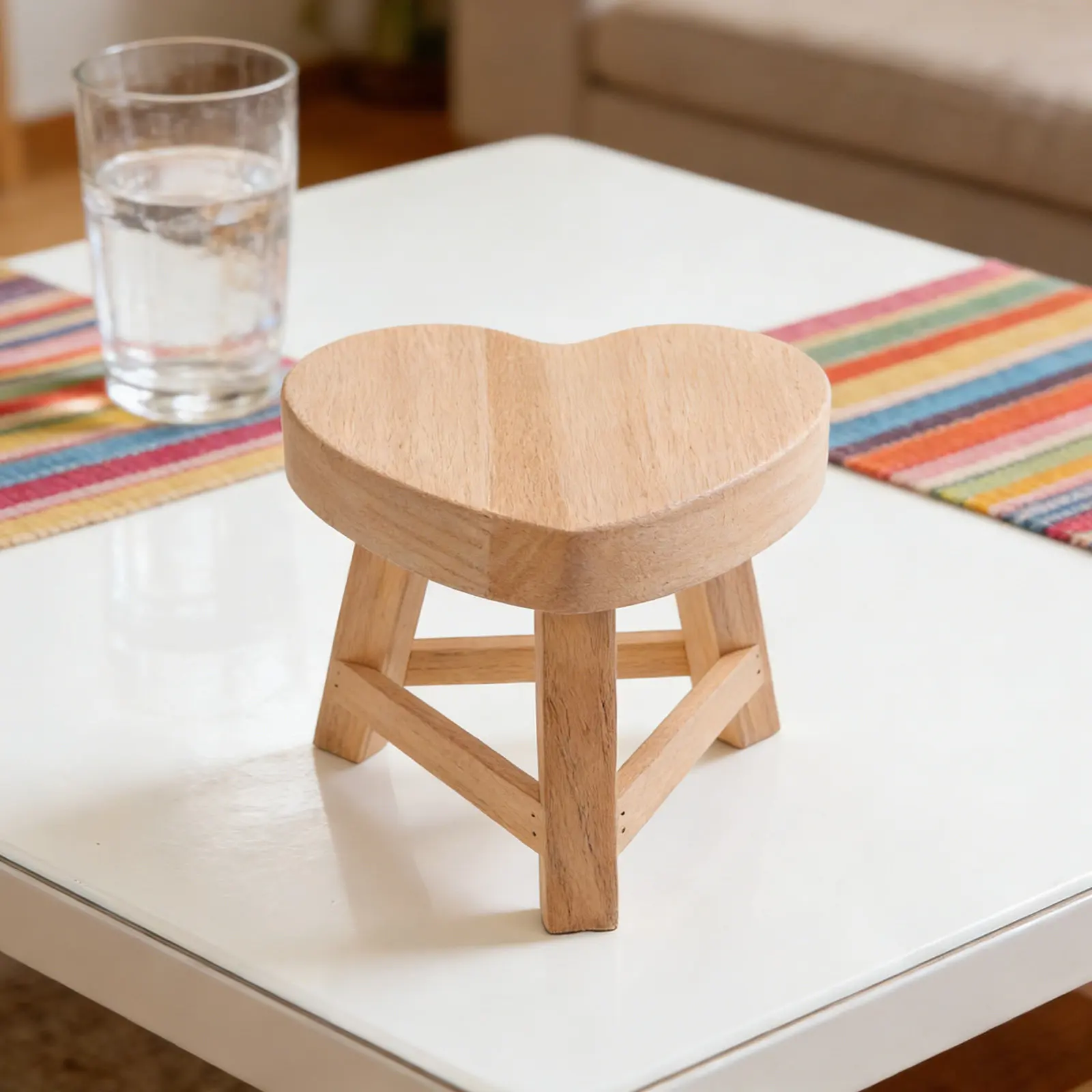 Small Heart Shape Wooden Riser Stand Decorative Pedestal Wood Stool for Indoor Plant Flower Pot Tabletop Display Stand Rustic