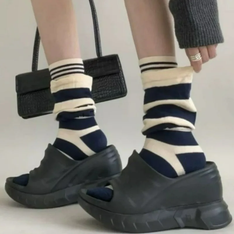 Harajuku طبقة مزدوجة جوارب السيقان مخطط تقسم اللون جوارب أنبوبية طويلة غطاء الساق شتاء دافئ العجل جوارب خليط الجوارب