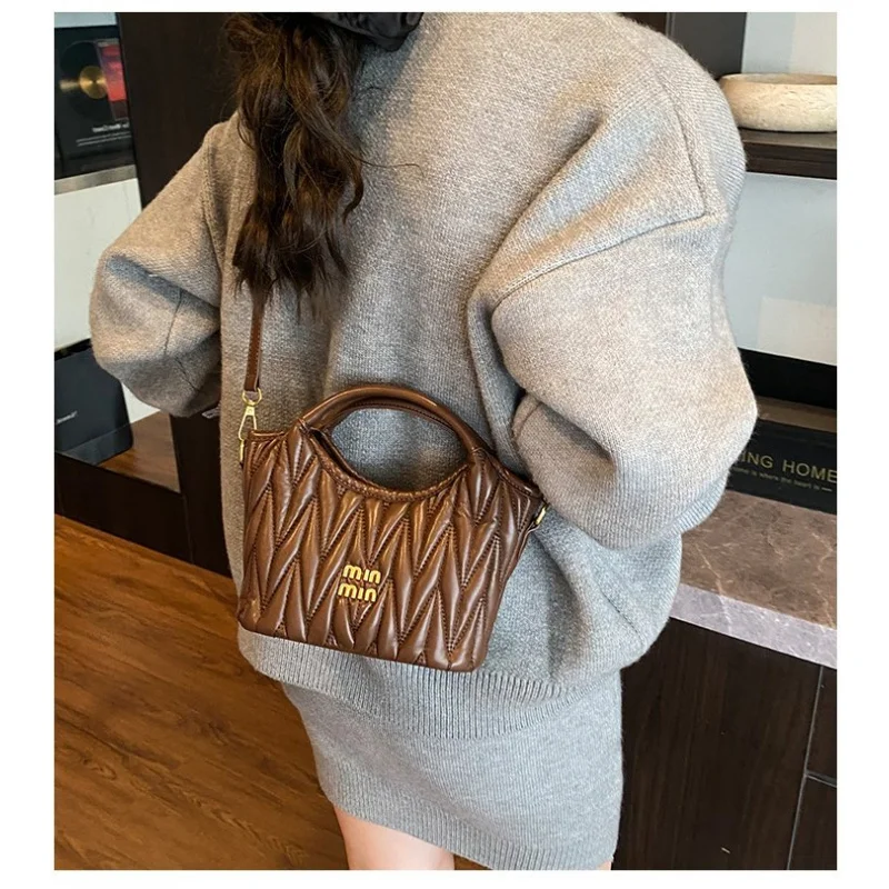 

Elegant Women's Handbag Made Of Premium Leather Boasting Paris Style And High-End Timeless Commuter Design​