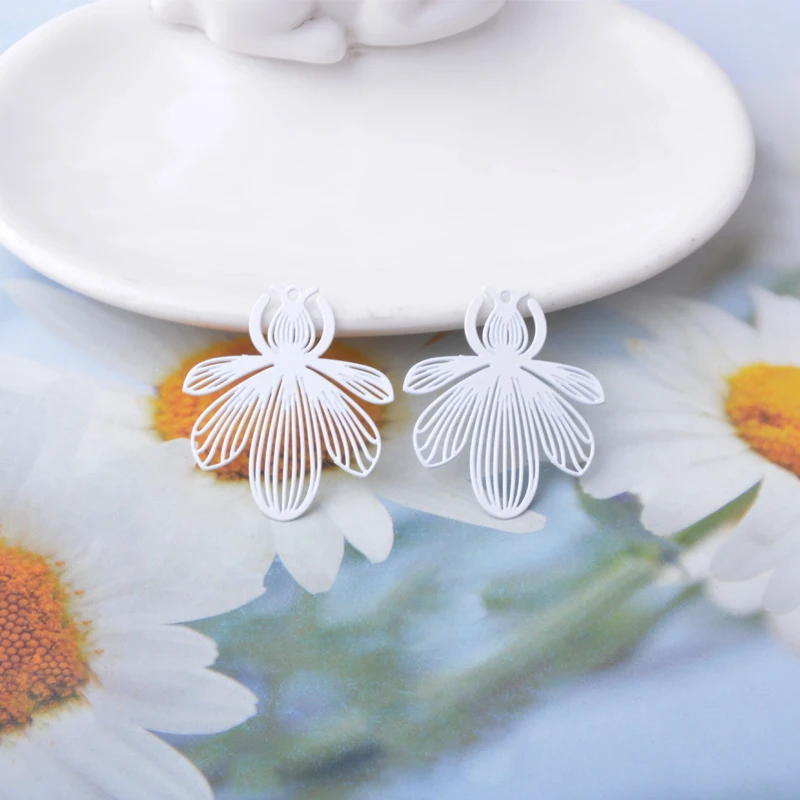 20 Stück AB9574 Schmuck aus 14k Gold, ausgehöhlte Bienen-Anhänger, bemalte Honigbiene, Tieranhänger, DIY-Zubehör für Damenohrringe und Halsketten – Detail 14