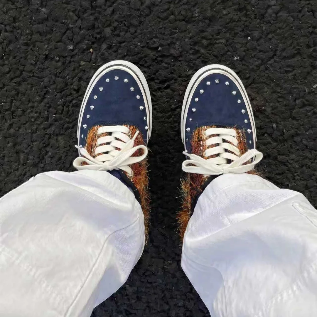 Brown Blue Contrast Mohair Punk Skate Shoes, Rivet Rhinestone Distressed Sneakers Breathable Wear-resistant Casual Shoes for Men