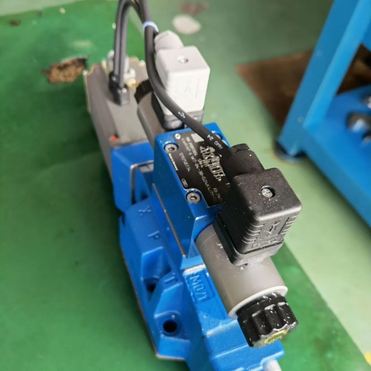 

Proportional valve 4WRKE16-3X/6EG24TK31/A1D3M