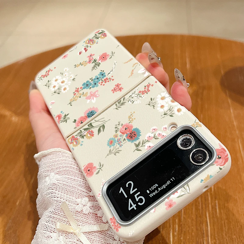 Custodia con stampa fiori rosa bianchi per Samsung Galaxy Z Flip6 Flip5 Flip4 Flip3 Cover pieghevole in silicone magnetico