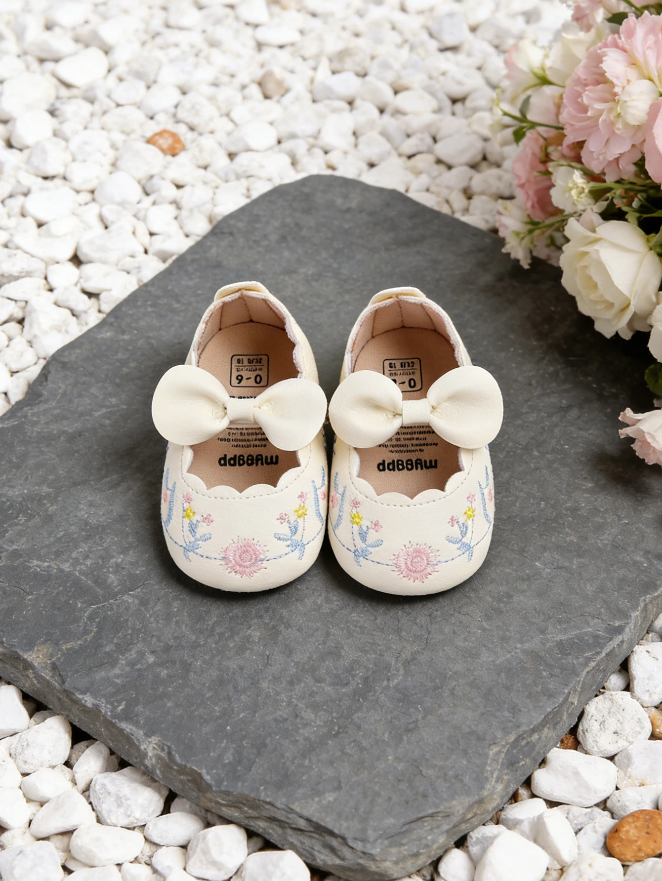 Sandalias de verano para bebé niña, con lazo bordado, suela suave, zapatos planos para vestido de boda, zapatos para recién nacida, primeros pasos.