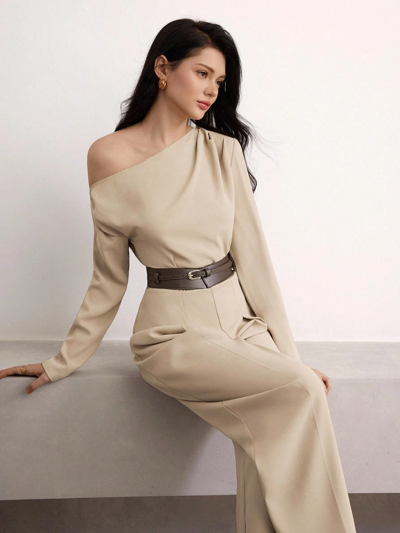 

Modelyn Women's Fashionable Commuter Solid Color Asymmetric Collar Wide Leg Jumpsuit (Without Obi )