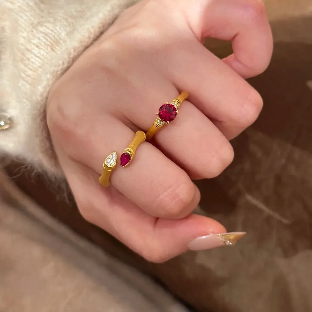 anel-vintage-estilo-chines-banhado-a-ouro-com-no-de-bambu-em-cobre-gemas-coloridas-e-superficie-fosca-de-zirconia