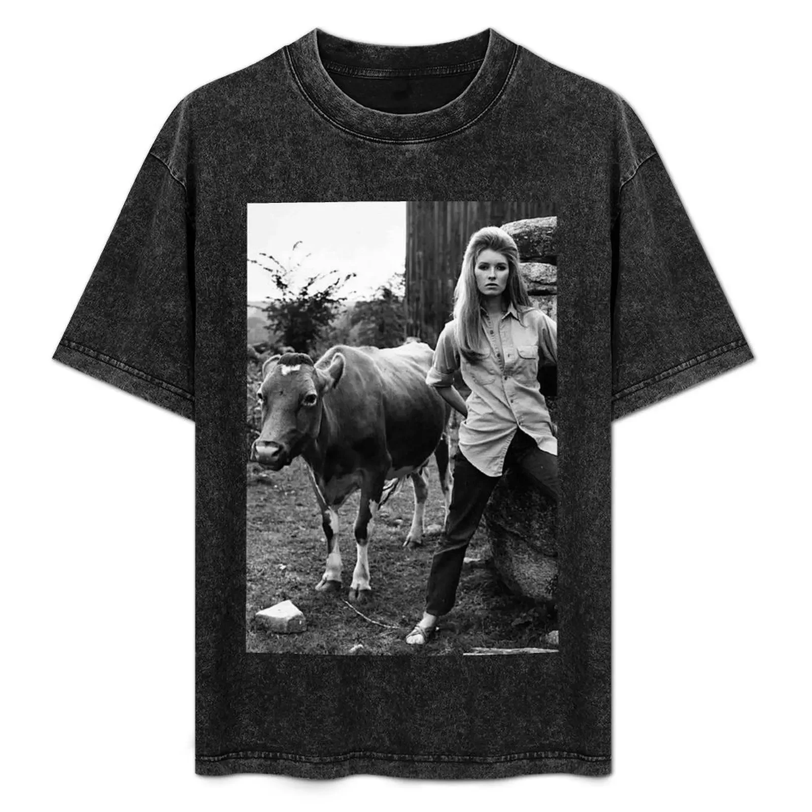 

Young Martha and cow T-Shirt oversized T-shirts man hippie clothes mens graphic t-shirts anime