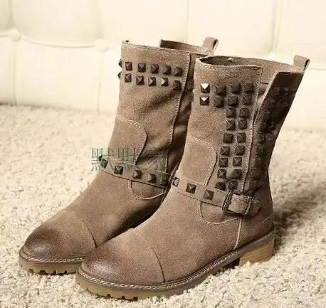 النمط البريطاني الرجعية الكاكي الأسود جلد طبيعي برشام رصع جولة تو مشبك شقة منتصف العجل أحذية النساء المرقعة أحذية بوت قصيرة