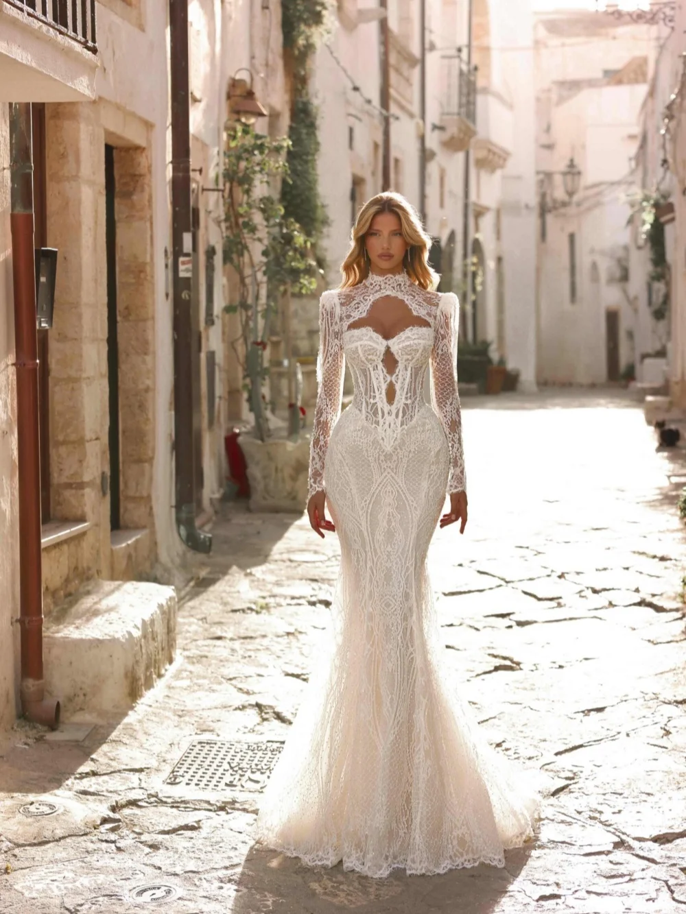 Abito da sposa a sirena lunga in pizzo con perline Manica staccabile Abito da sposa elegante Abiti da sogno personalizzati con scollo a cuore per la sposa