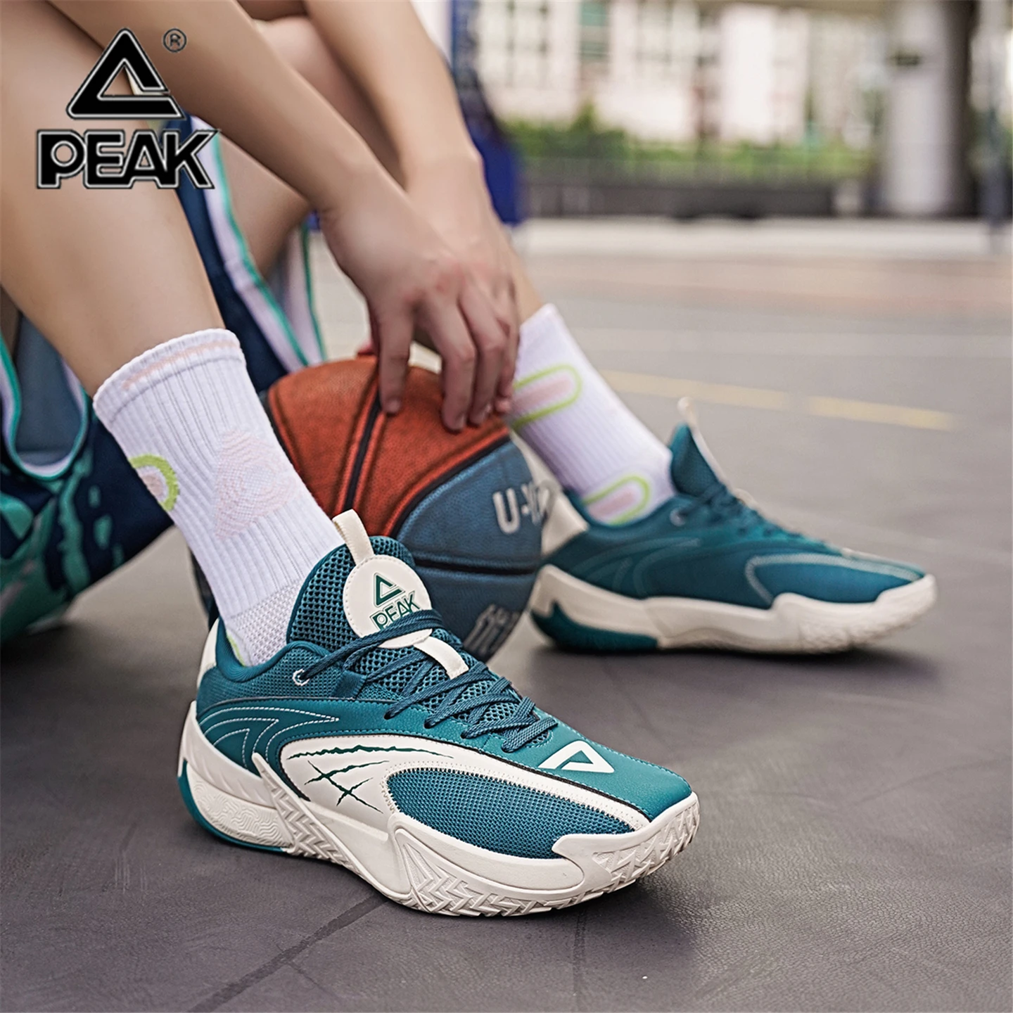 الذروة أحذية كرة السلة الجديدة الرجال منخفضة أعلى تنفس شبكة أحذية رياضية عدم الانزلاق مقاومة للاهتراء أحذية رياضية في الهواء الطلق للتدريب القتالي