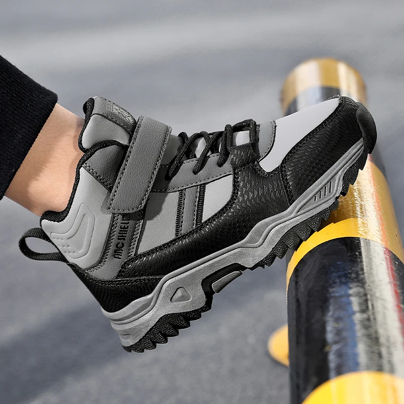 جديد الخريف الأطفال تسلق أحذية الأولاد موضة أحذية رياضية الاطفال عدم الانزلاق في الهواء الطلق المشي لمسافات طويلة أحذية عالية أعلى الرحلات الجبلية