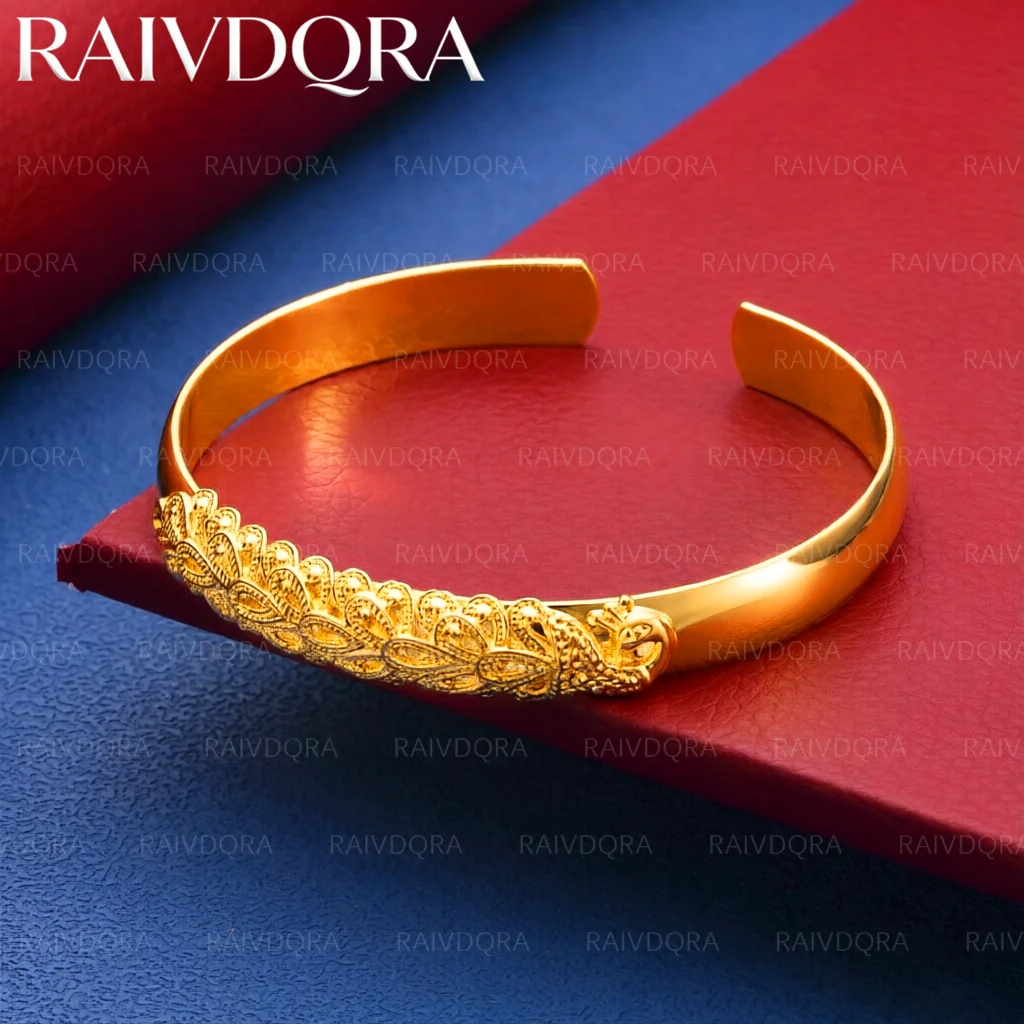 18K vergoldeter Armreif mit dreidimensionalem Pfauen-Design, offenes Armband für Damen, Schmuck für Modepartys und den Alltag.