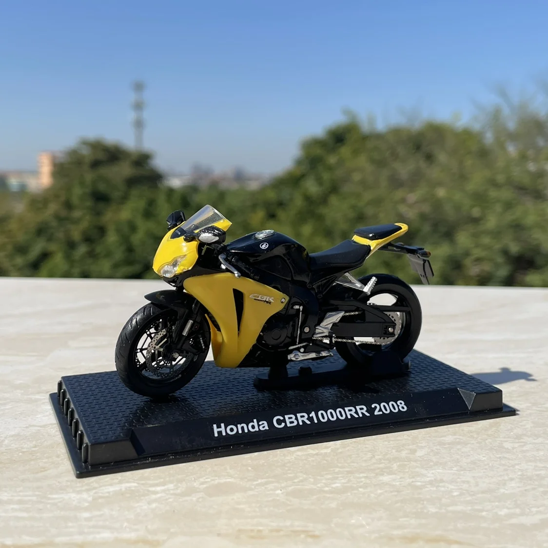 

Литая модель мотоцикла CBR1000RR 2008 в масштабе 1:24, классические коллекционные сувенирные подарки для взрослых, статический дисплей