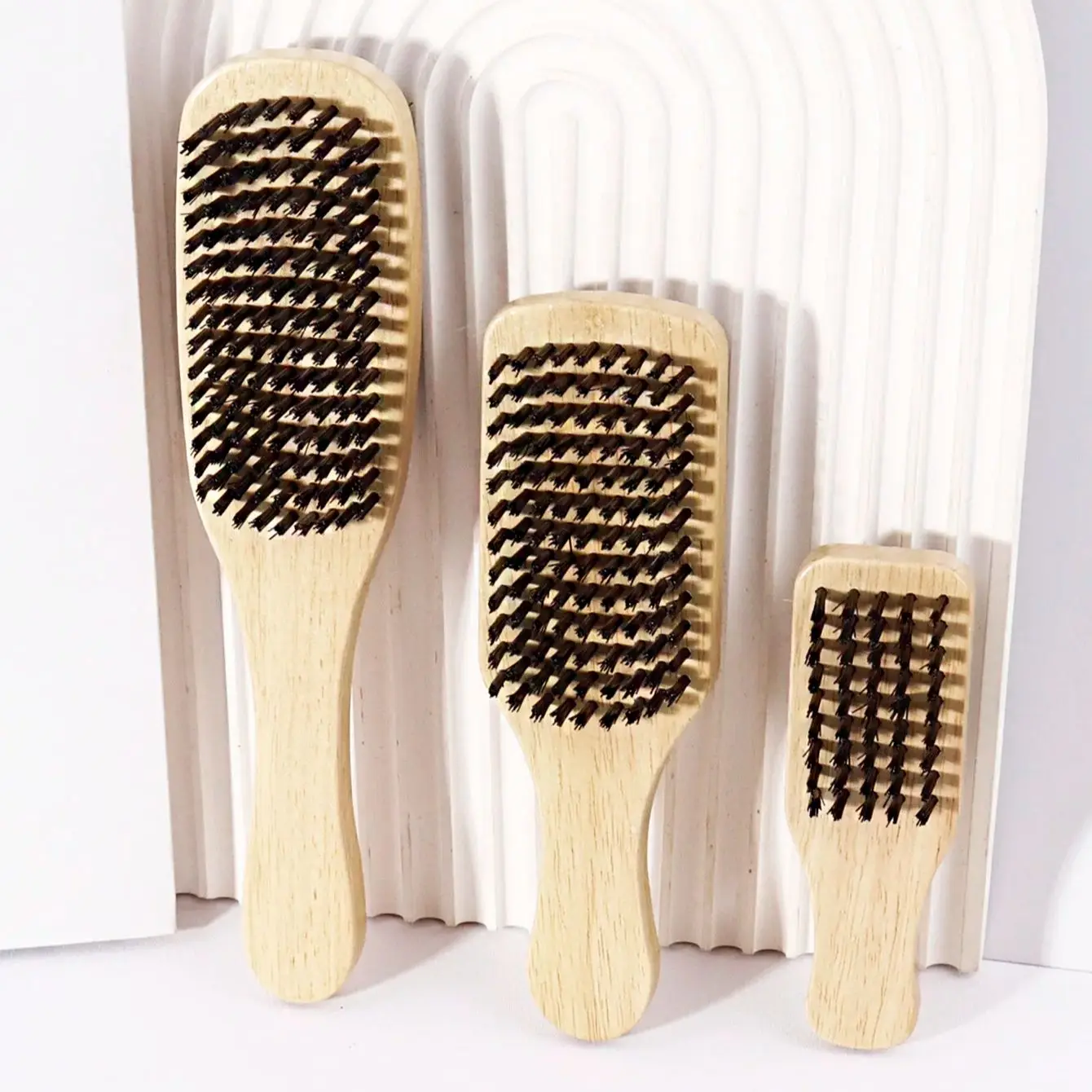 

Мужская двусторонняя щетка для бороды из натурального дерева, подходит для укладки бороды и волос. Специально для париков из натуральных волос.