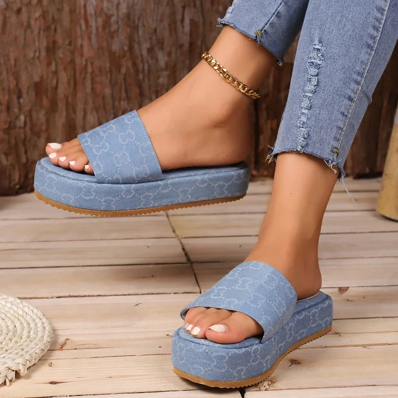 2024 New Hot Summer Fashion Women\'s Slippers Women\'s Sandals Thick Sole Large Woman Slippers Banquet Party Beach Fashion Sandals