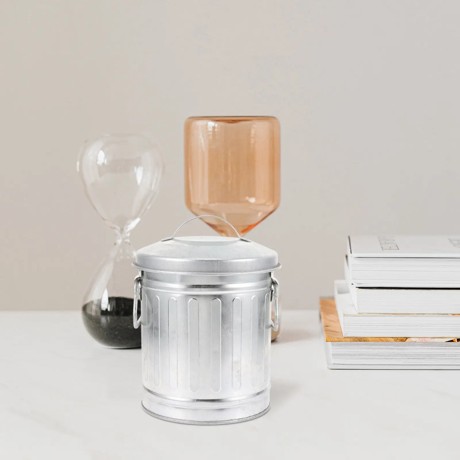 

Iron Retro Desktop Stationery Storage Bucket Art Pen Holder Small Tin Bucket Flower Bucket Metal Trash Can Garbage Bin With Lid