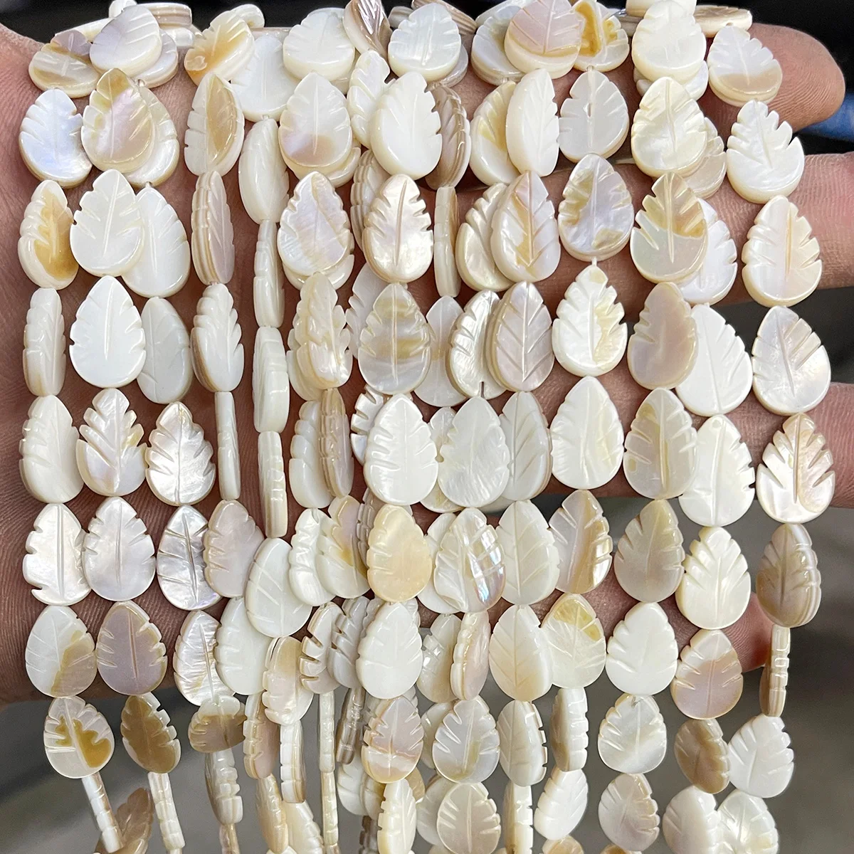 Natürliche Muschelperlen in Form von vierblättrigem Kleeblatt, Stern und Herz, lose Abstandsperlen für die Schmuckherstellung, DIY-Armband- und Halskettenzubehör. – Detail 6