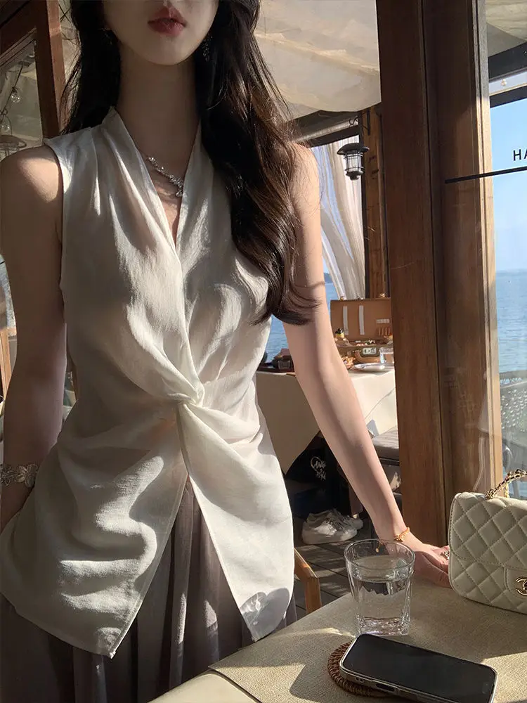

V-neck Knot Sleeveless Vest Shirt Women's Summer 2025 Fashion Top