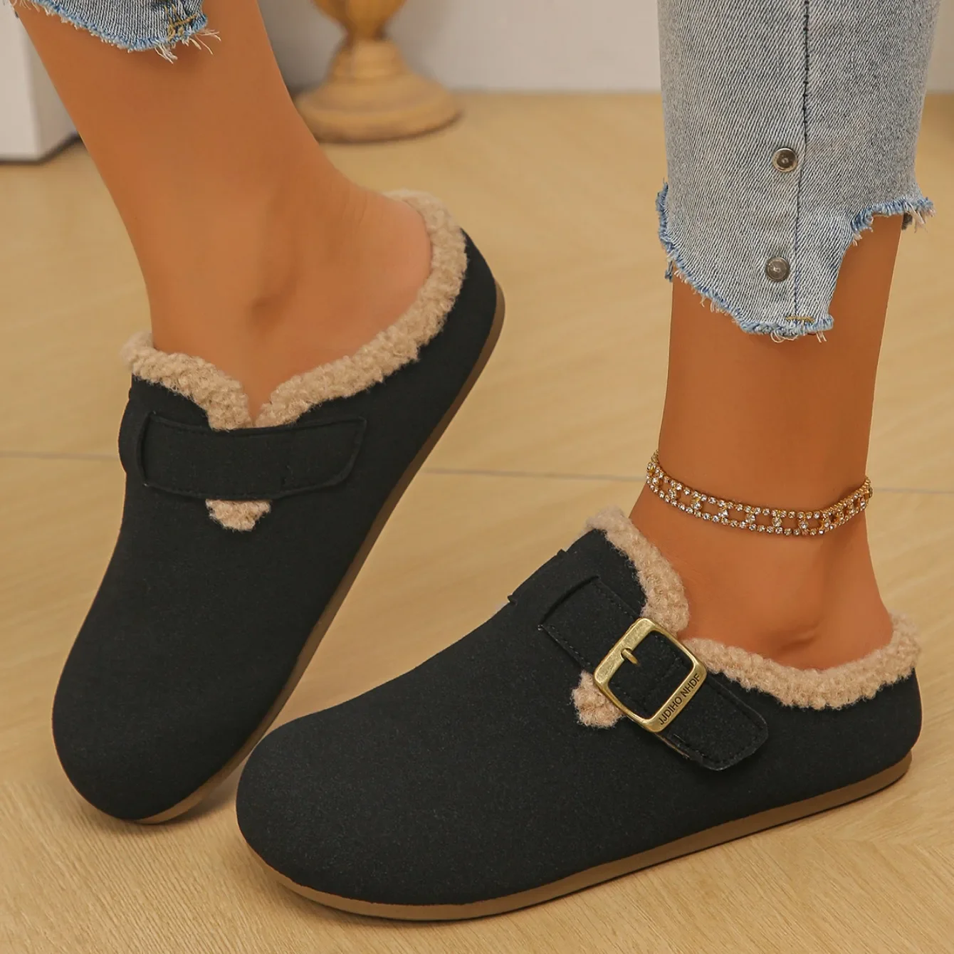 Designer-Freizeitschuhe für Damen, Winter-Hausschuhe aus Plüsch, Luxus-Damenschuhe, Modische Indoor-Fell-Slipper, Elegante Flache Schuhe in Großen Größen – Detail 10