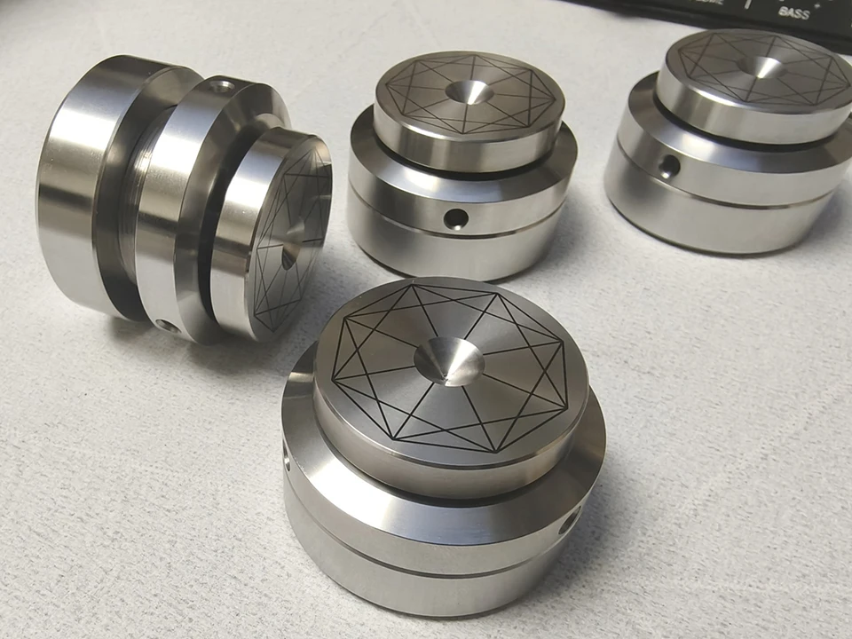 Edelstahl-Keramikkugel-Isolationsfüße, Stoßdämpfende Spike-Pads für Standlautsprecher, Verstärker und CD-Player – Detail 3