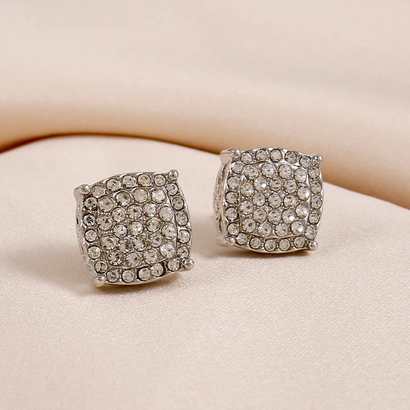 Fashion Sparking Inlaid Synthetic Zirconia Stud Earrings for Women Vintage Classic Silvery Plated Party Daily Versatile Jewelry