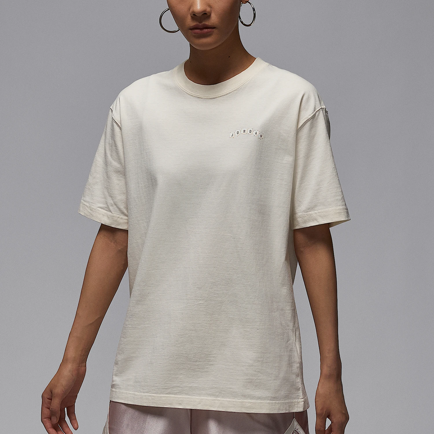 

Оригинальная женская трикотажная футболка Nike Summer Jordan с круглым вырезом и короткими рукавами IM3353-047