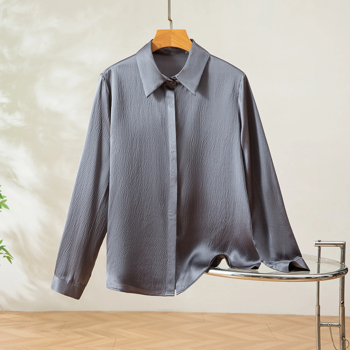 قميص Winsleter-100% أنيق من الحرير الحقيقي، ياقة مقلوبة من الساتان اللؤلؤي، بلوزة فضفاضة للتنقل المهني للسيدات، شتاء 2025 جديد T5N503CC #3