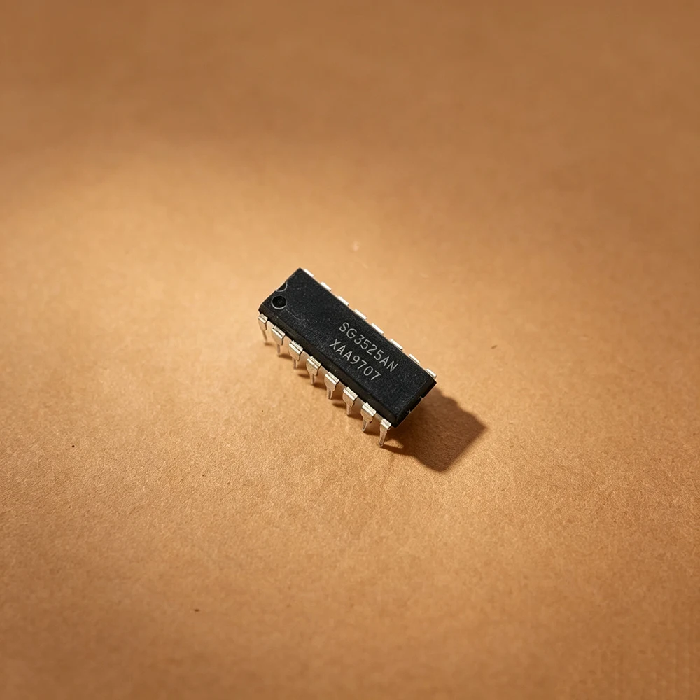 10PCS SG3525AN DIP16 SG3525A DIP SG3525 3525AN DIP-16 new and   IC