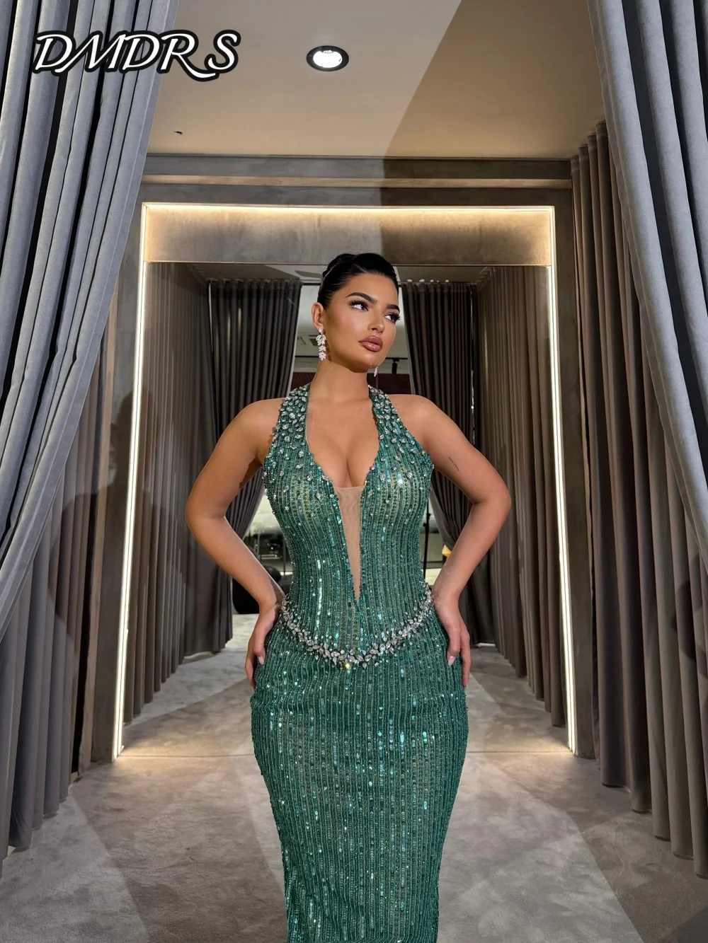 

Elegant Halterneck Evening Dress Classic Sleeveless Beaded Crystal Party Gown Romantic A-line Floor Length Party Dresses فساتين