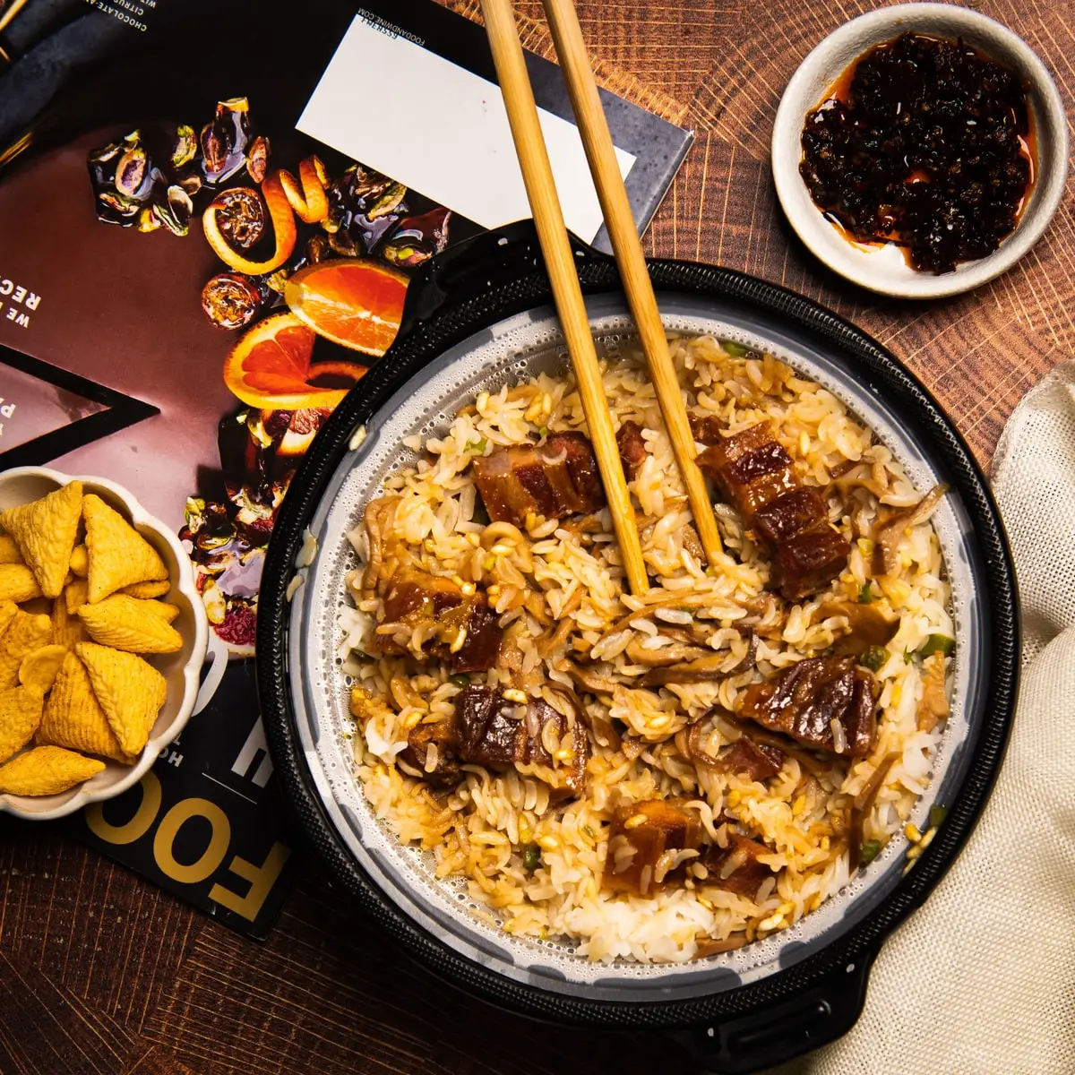 YUMEI Self-Heating Smoked Pork and Bamboo Shoots Clay Pot, Tigela de Arroz, 2 Pacotes, 10,4 oz