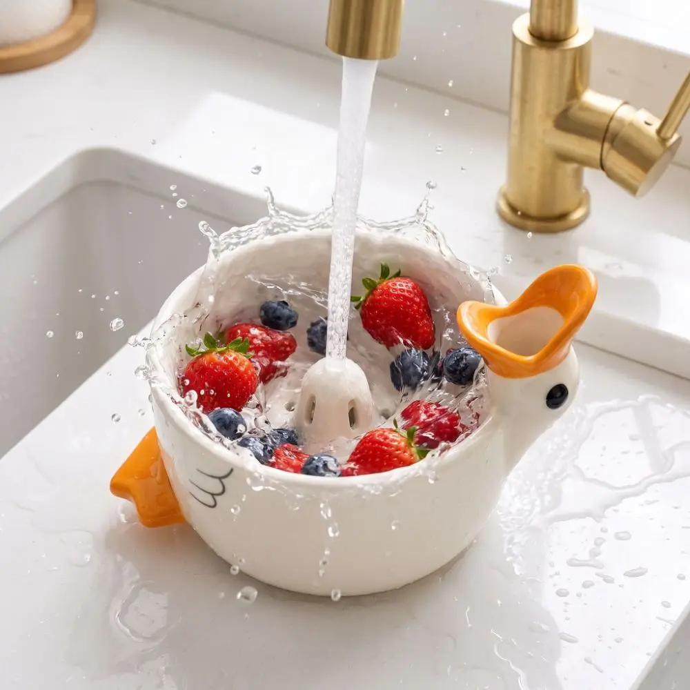 Duck-shape Ceramic Berry Swirl Bowl Drain Holes 360 Degree Cleaning Fruit Washer Spinner Quick Drainage Multi-Functional