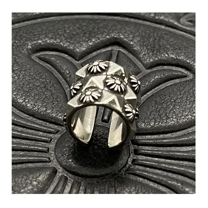 

Trendy Cross Flower Ear Clips Men's Medieval Thai Silver Retro Old Exaggerated Ear Bone Clips Niche High-end Earrings