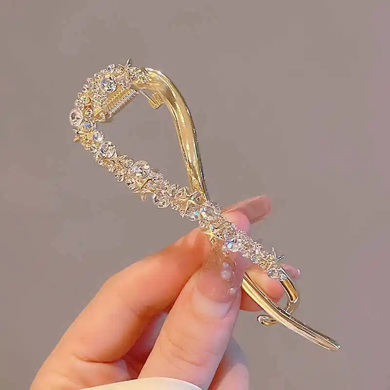 กิ๊บติดผมรูปกล้วยประดับเพชรแฟชั่น ดีไซน์เก๋ไม่ซ้ำใคร สำหรับผู้หญิงและเด็กผู้หญิง เครื่องประดับผมสไตล์เกาหลี