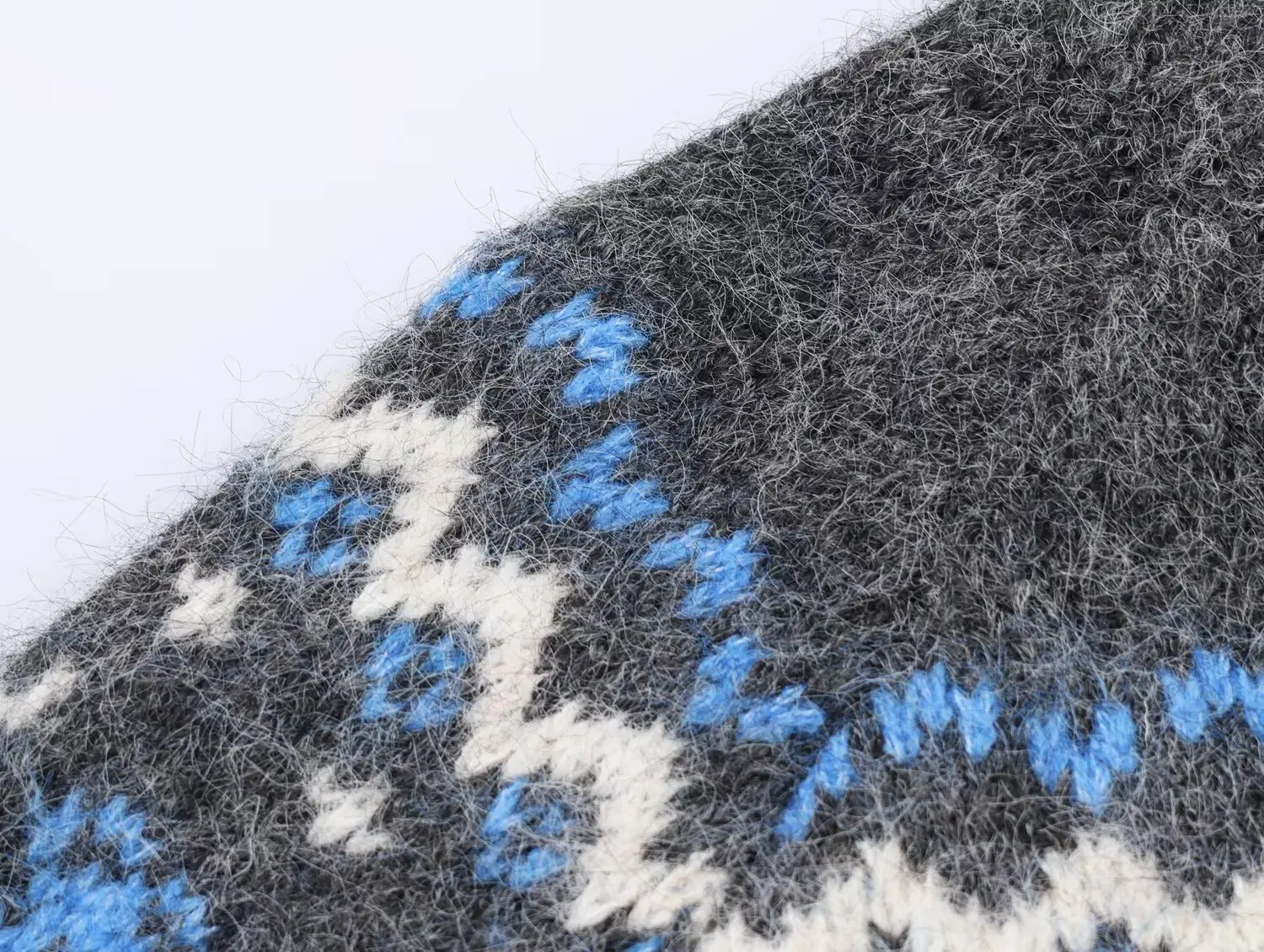 เสื้อสเวตเตอร์ถักไหมพรมสไตล์เกาหลีใหม่ล่าสุดประจำฤดูใบไม้ร่วงและฤดูหนาวปี 2025 ดีไซน์ทันสมัย ใช้งานได้หลากหลาย สวมใส่สบายและมีสไตล์